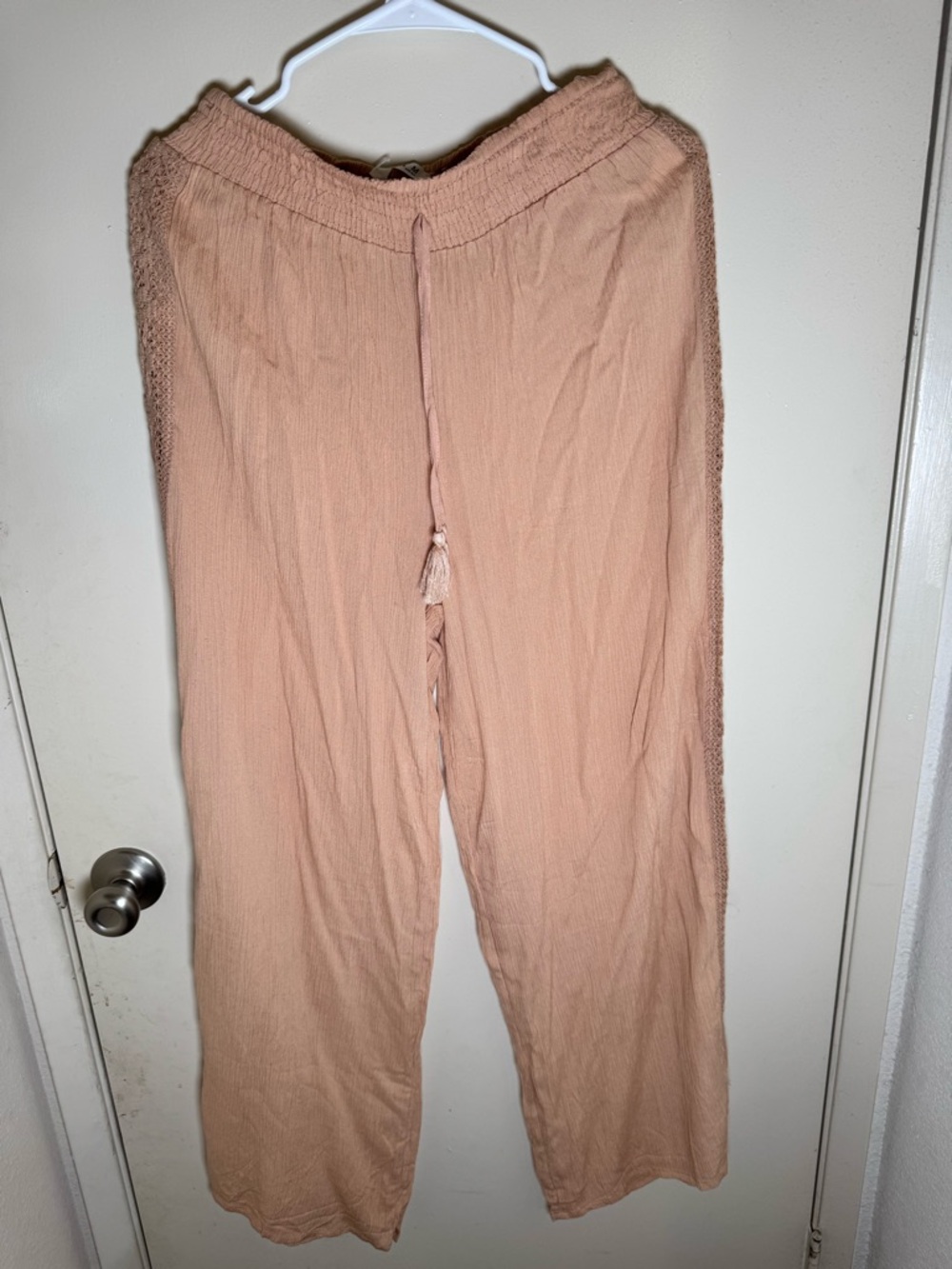 Salty Lemon Nude Boho Lounge Pants Smocked Waist Wide Leg NWT M - Picture 3 of 8